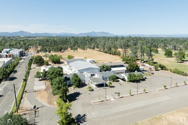 There are 3 full time teachers at Redding Adventist Academy.