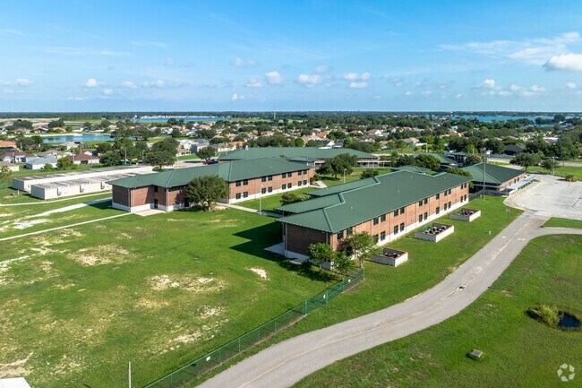 With a 17:1 student teacher ratio Chain of Lakes offers great learning environment.