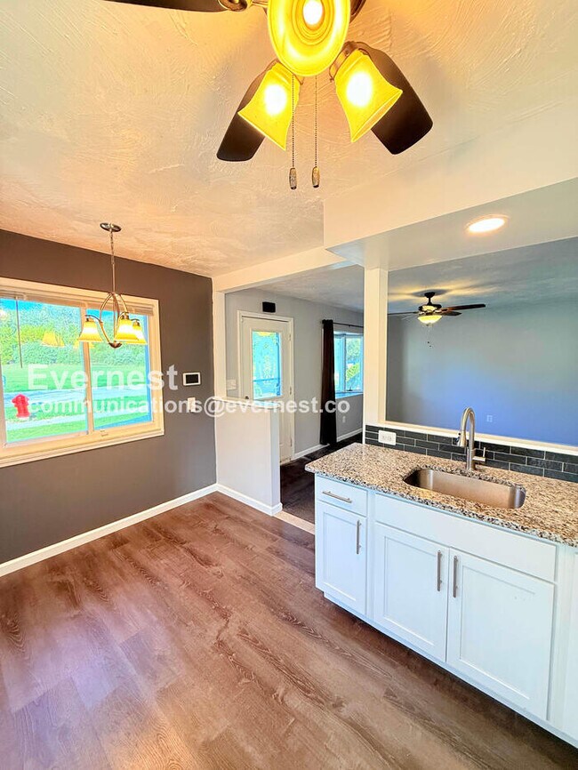 9433 Sylvia St, Taylor, MI 48180 - photo 4