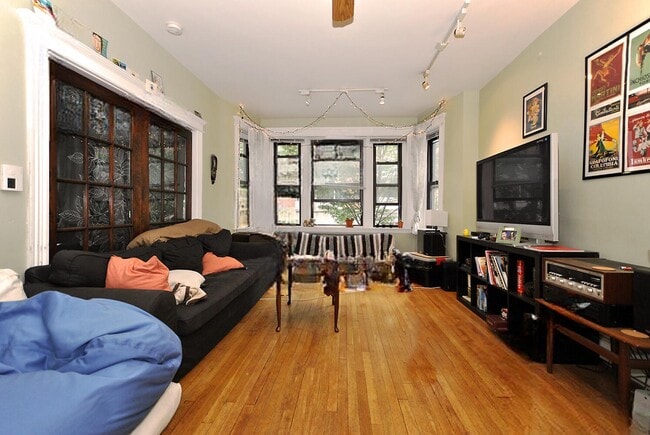 215 Saint Paul St unit 1, Brookline, MA 02446 - photo 2