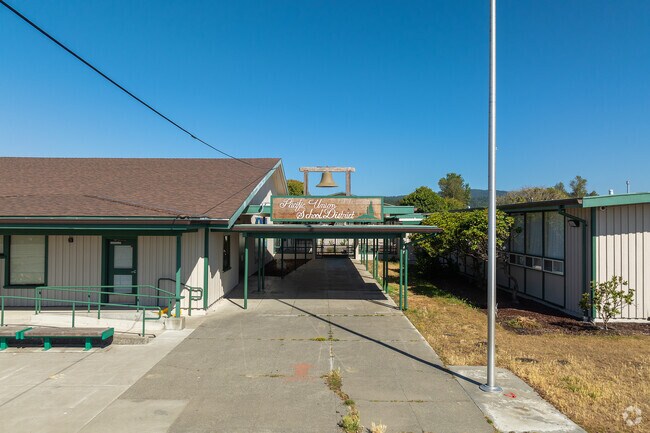 The teacher student ratio at Pacific Union Elementary School is reported as 19 to 1.