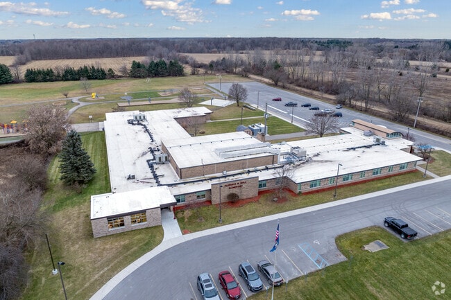 Siple Elementary School holds a B rating from Niche.