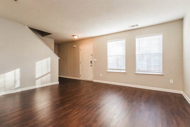 1018 St Augustine Pkwy, Locust Grove, GA 30248 - photo 5