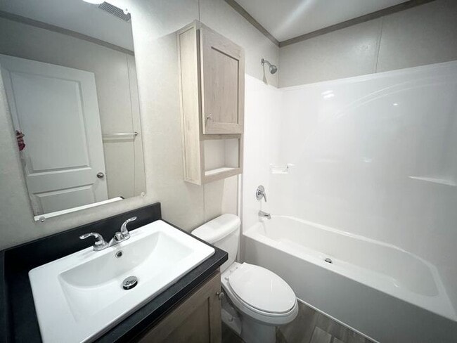 52792 S Zacharias Ct, Chesterfield, MI 48051 - photo 7