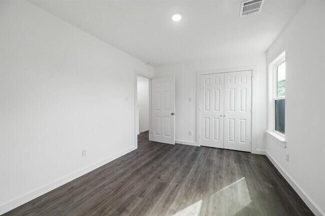 4326 Plaag St, Houston, TX 77016 - photo 4