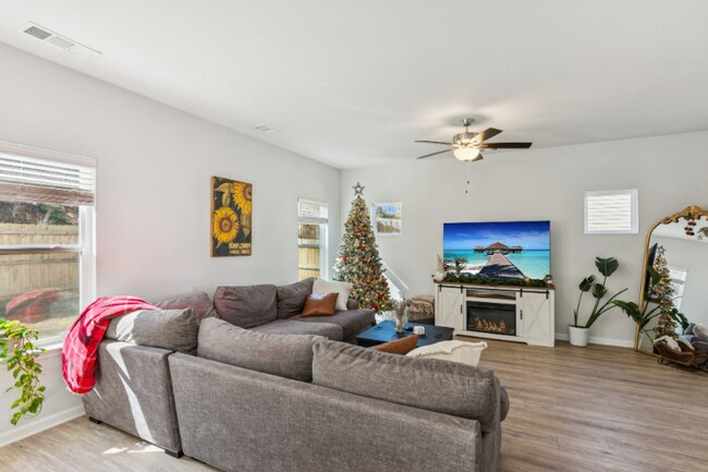 566 Skye Dr, Commerce, GA 30529 - photo 4