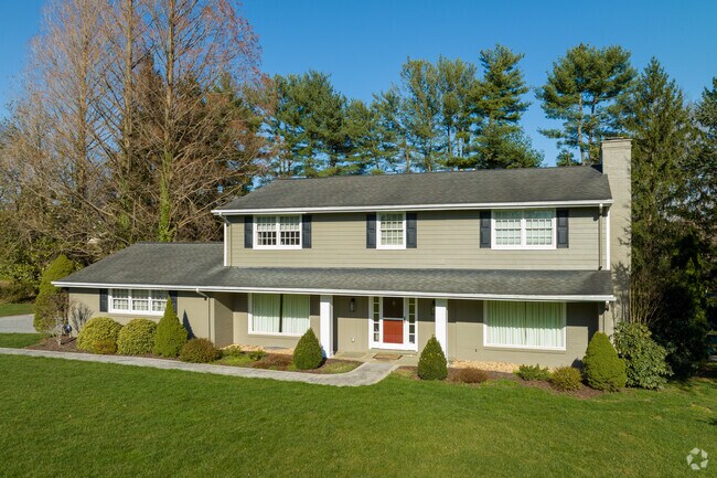 Large two-story homes with well-manicured lawns are not uncommon in Timonium, MD.