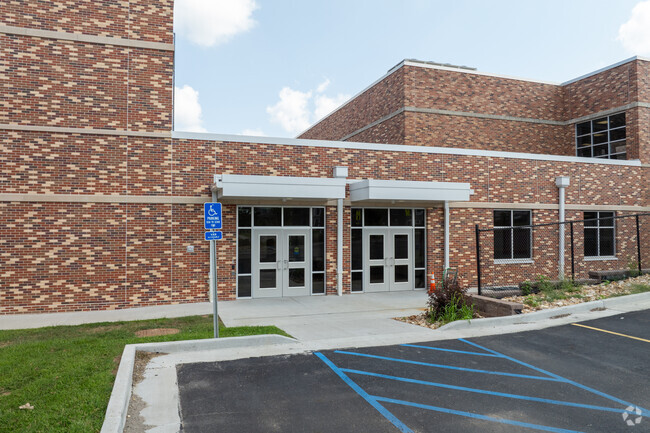 Jefferson Middle School serves students in grades 6-8.
