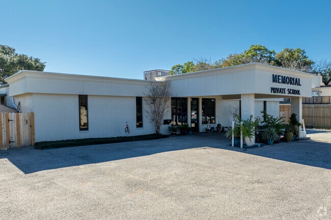 Engage, interact and thrive as Memorial Private High School embraces learning by doing.