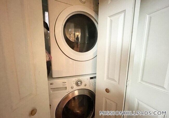 93A Hillside St unit 1, Boston, MA 02120 - photo 4