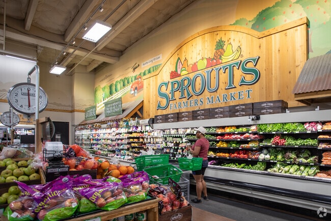 Sprouts Market is an easy walk from the Harrison neighborhood of Oakland and has great choices.