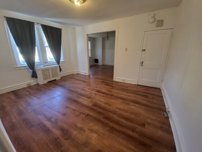 6643 Chew Ave unit 2nd Floor Apt., Philadelphia, PA 19119 - photo 7