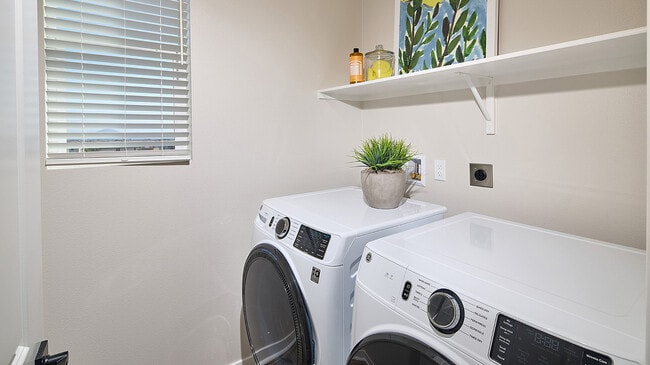 16556 Forest Ln unit 37794195, Fontana, CA 92336 - photo 5