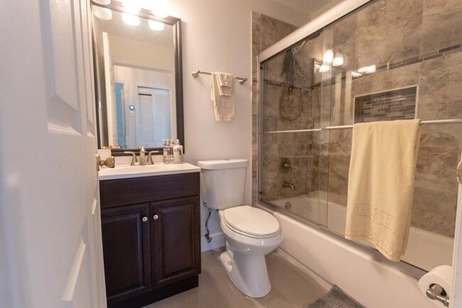 608 Lake Wellington Dr, Wellington, FL 33414 - photo 2