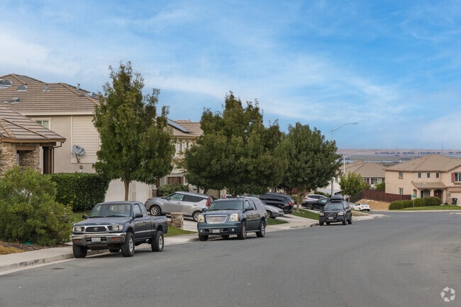 There are many scenic views at the Contra Loma neighborhood.