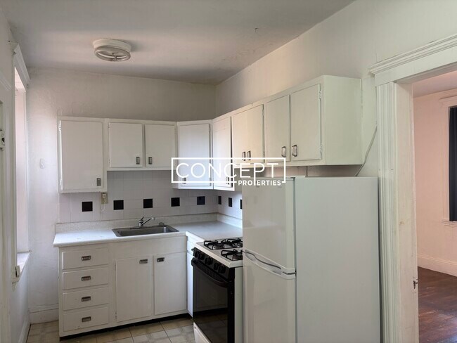 7 James St unit 5, Brookline, MA 02446 - photo 3