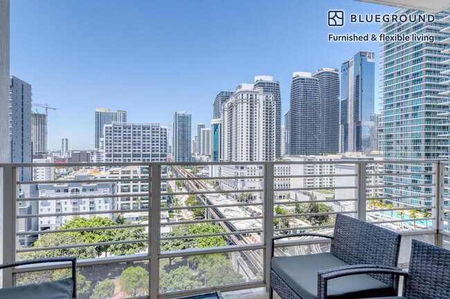 110 SW 12th St unit FL18-ID51, Miami, FL 33130 - photo 4