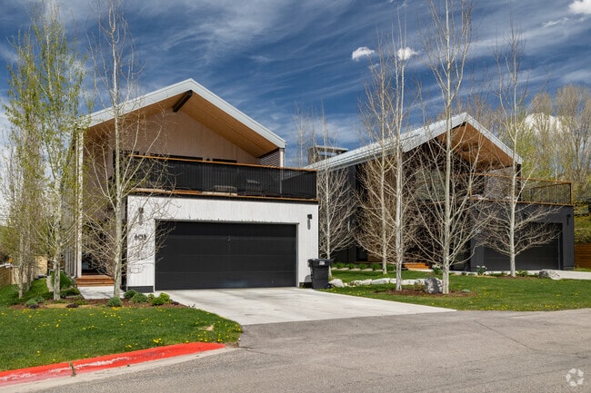 Find contemporary homes and condos in Jackson that are perfect for small families.