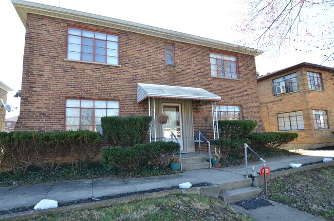 7204 Reading Rd unit 4, Cincinnati, OH 45237 - photo 2