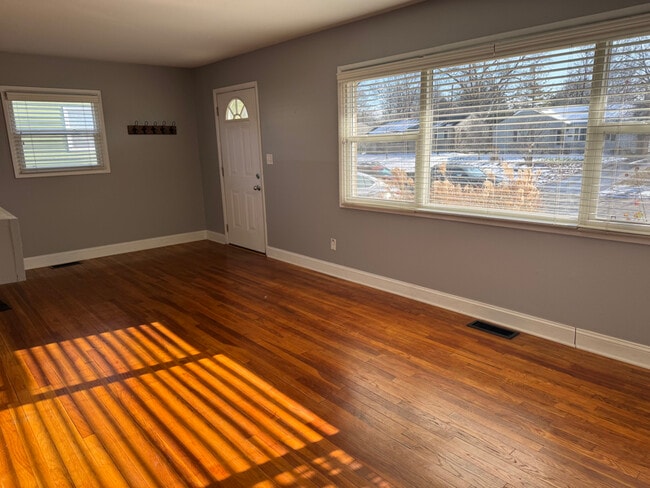 2666 Shrewsbury Rd, Columbus, OH 43221 - photo 3