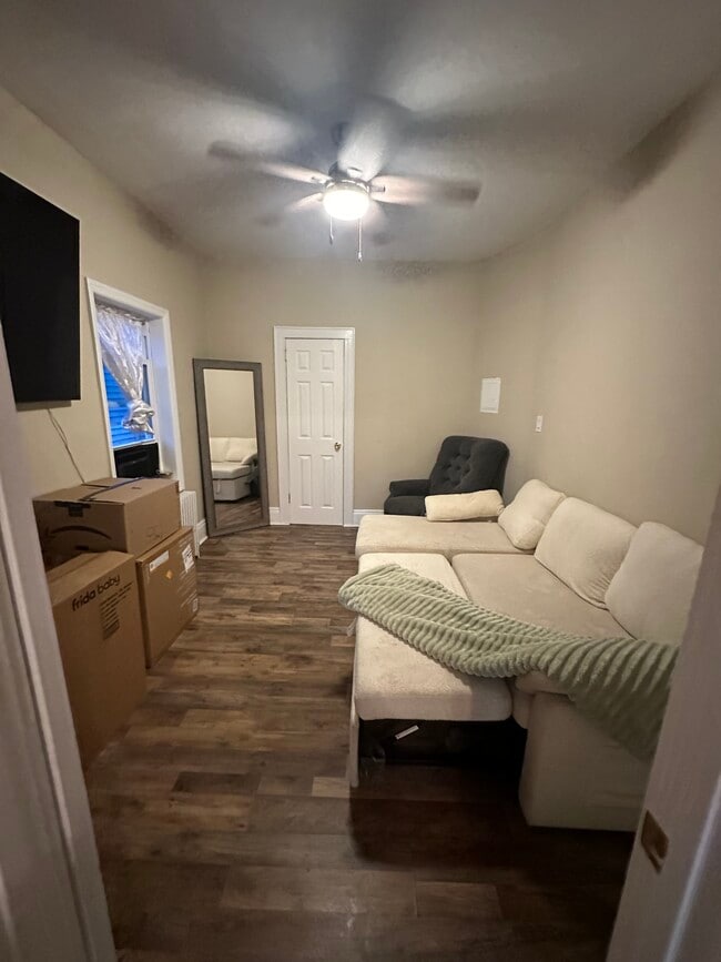 16 Venetian Promenade unit Back unit, Lindenhurst, NY 11757 - photo 3