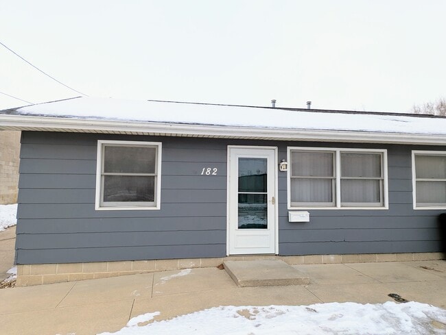 182 3rd Ave, Marion, IA 52302 - photo 3