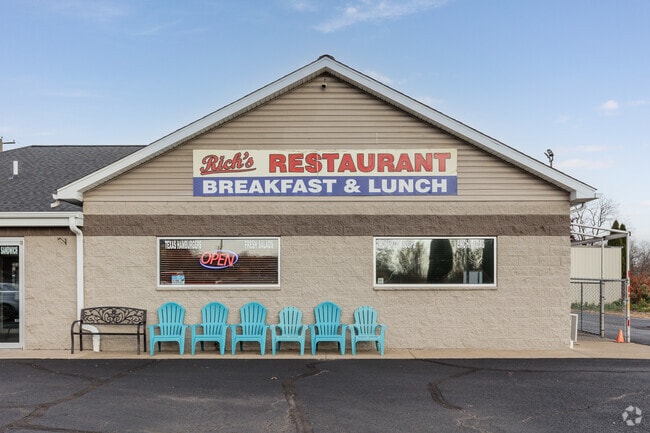 Rick's Restaurant in West Mountain, PA serves breakfast and lunch daily.