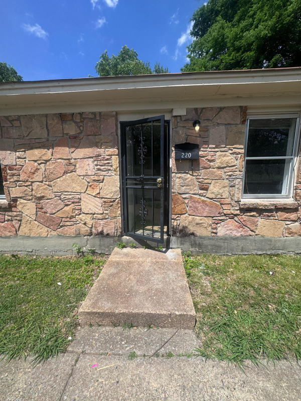 220 Mill Ave, Memphis, TN 38105