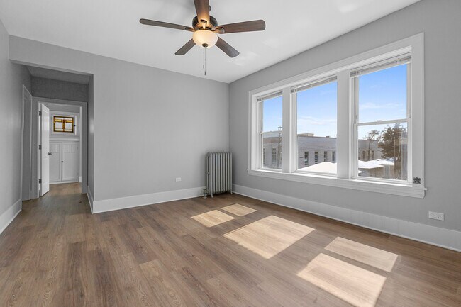 3222 W Grace St unit 1, Chicago, IL 60618 - photo 5