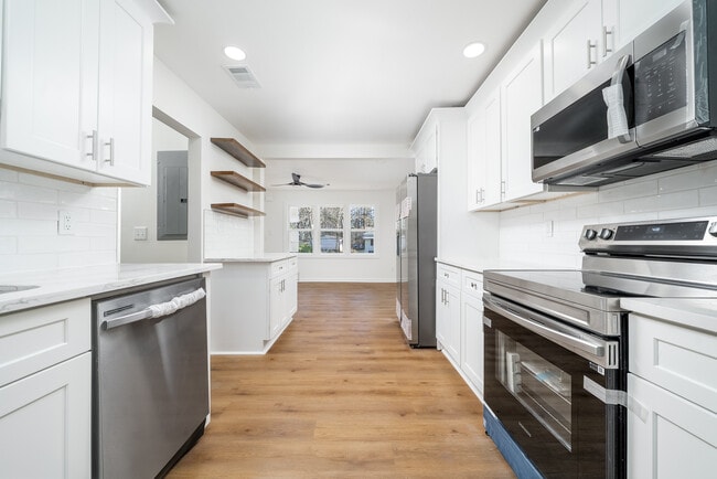 2215 Gordon Cir SE, Smyrna, GA 30080 - photo 3