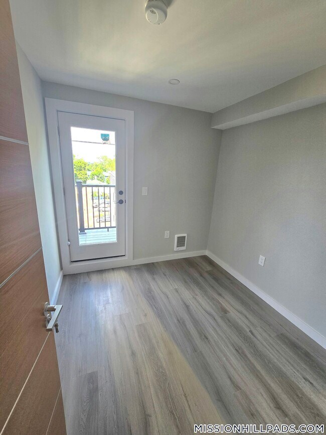 33 Copeland St unit F, Boston, MA 02119 - photo 5