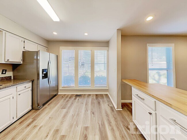 567 Shannon Green Cir SW, Mableton, GA 30126 - photo 5