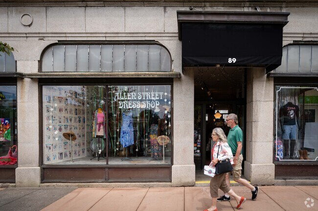 There are also a lot of clothing boutiques in Allen in Buffalo.