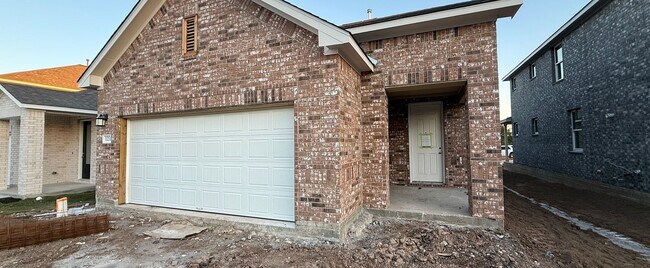121 Baron von Gator Dr, San Marcos, TX 78666 - photo 2