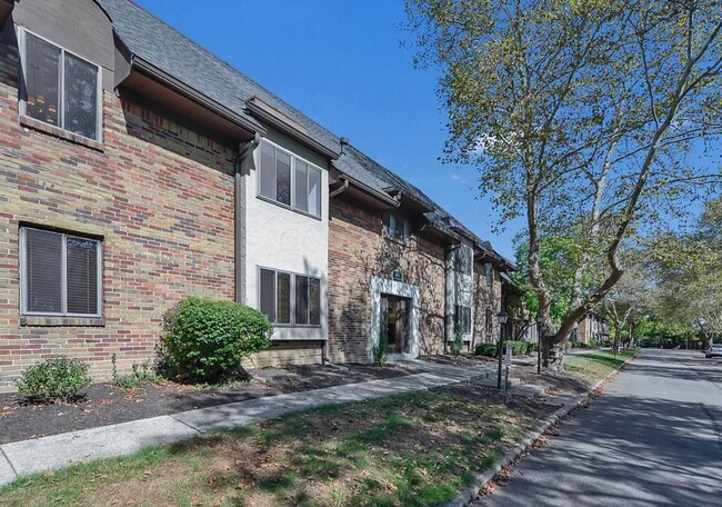 652 Olde Towne Ave unit Q, Columbus, OH 43214 - photo 4