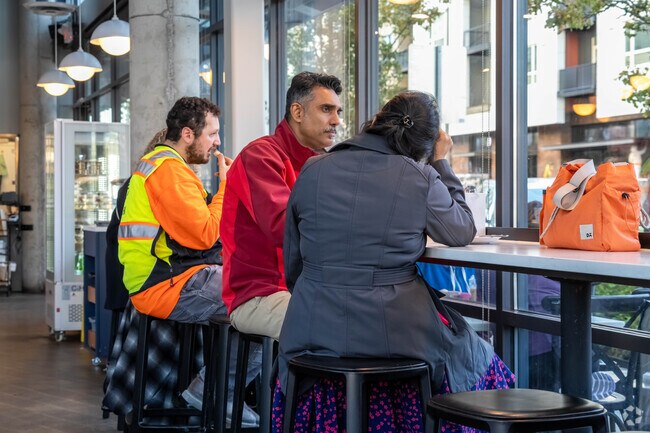 Island Point has limited dining options, and most are on the northern end of Mercer Island.