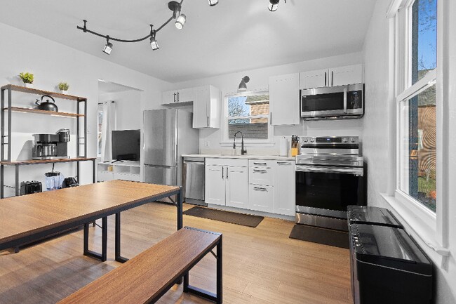 914 Quincy St unit 914, Sturgeon Bay, WI 54235 - photo 4