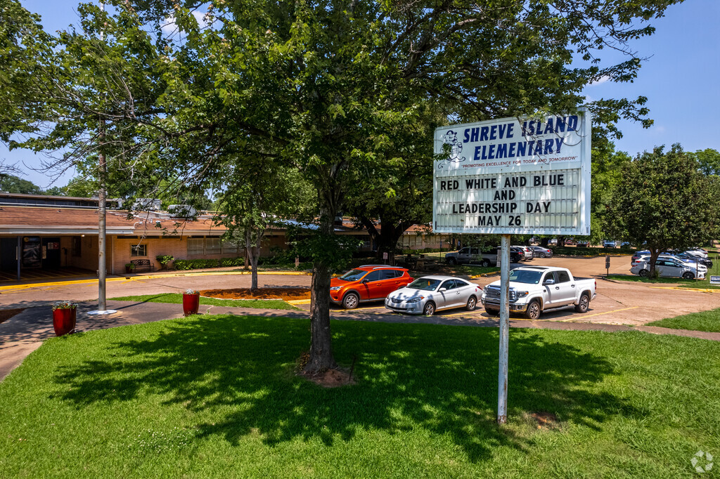 Sign for Shreve Island Elementary School in Shreveport, LA.