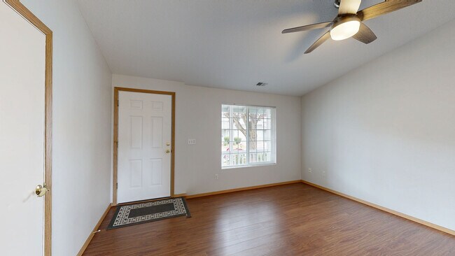 6221 SE Apollo Way unit 27, Hillsboro, OR 97123 - photo 2