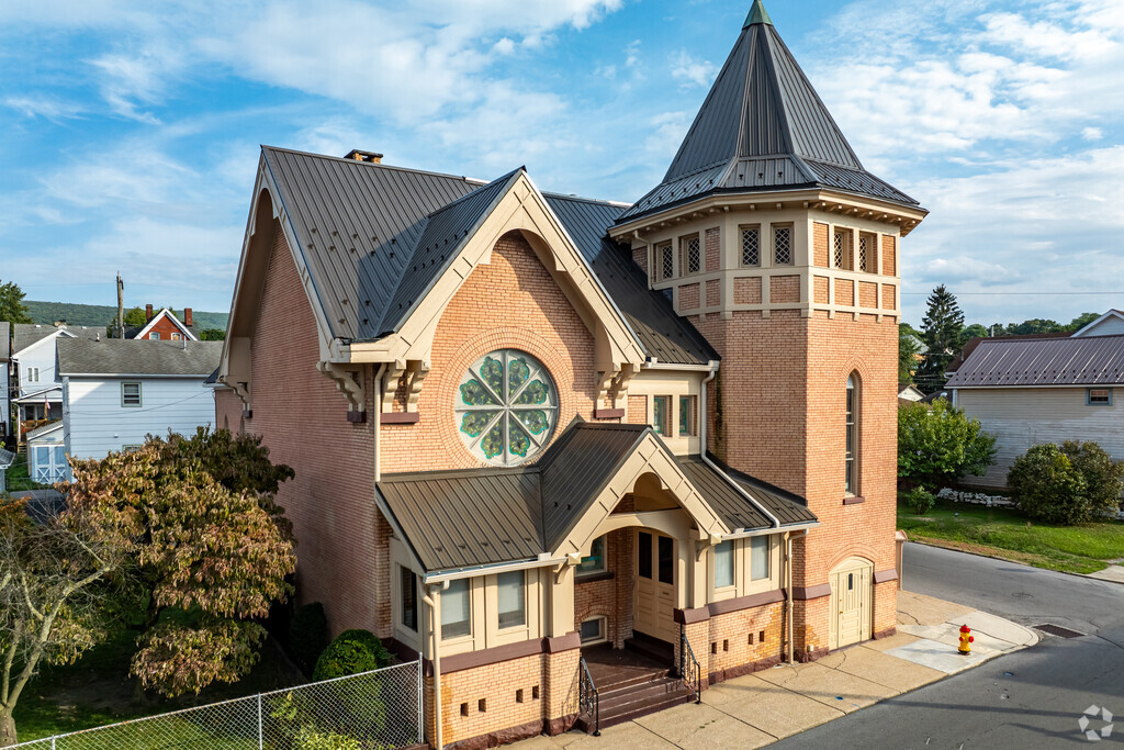 Faith Tabernacle School is a small school in the City of Altoona.
