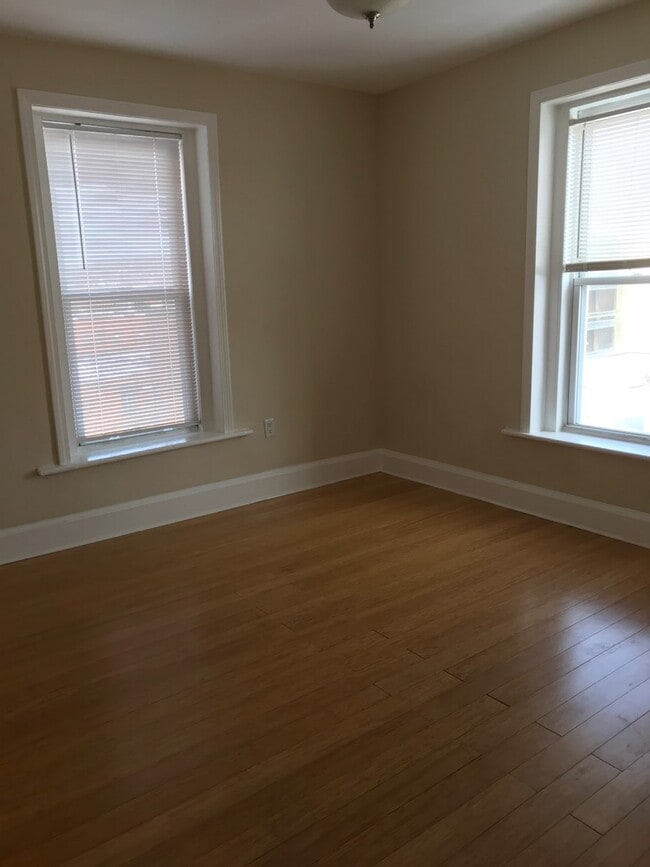 20 Eden St, Worcester, MA 01609 - photo 2