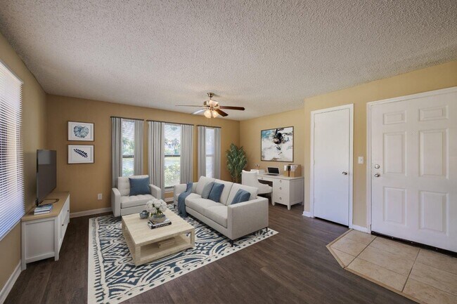 Royal St. George at the Villages Apartment Homes, West Palm Beach, FL 33409 - photo 6