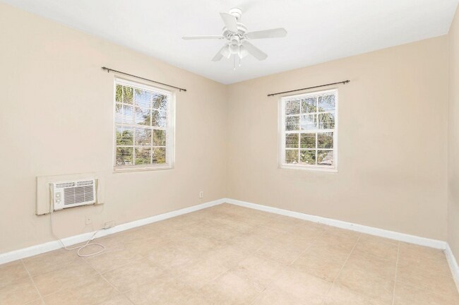 224 Conniston Rd unit 2, West Palm Beach, FL 33405 - photo 4