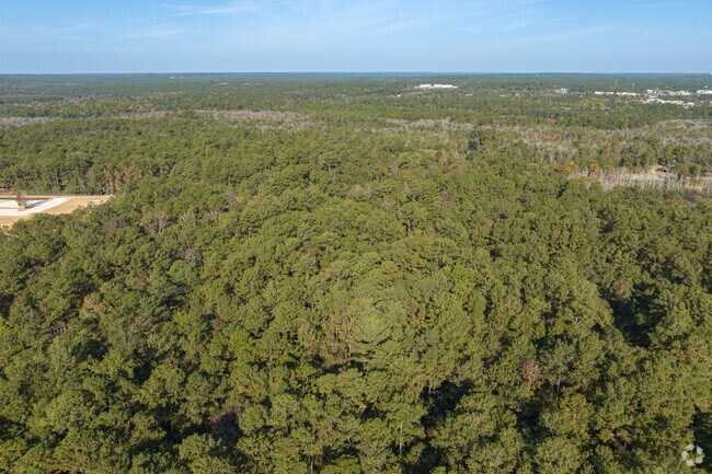 Chickasbogue Park features 17 miles of trails.