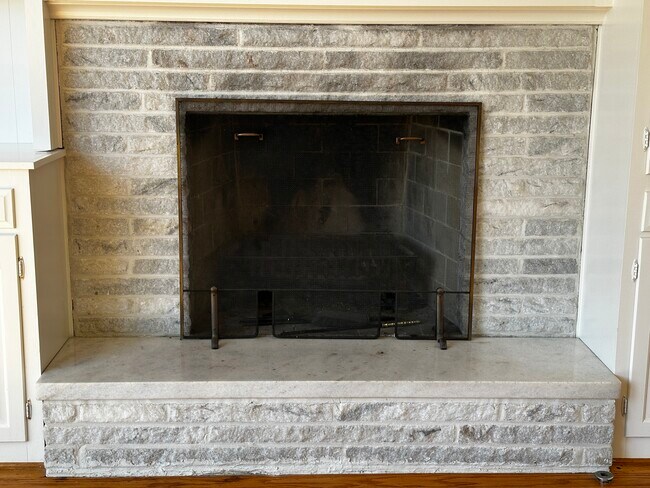 3030 Hardale Blvd unit 2 Upper, Ottawa Hills, OH 43606 - photo 5