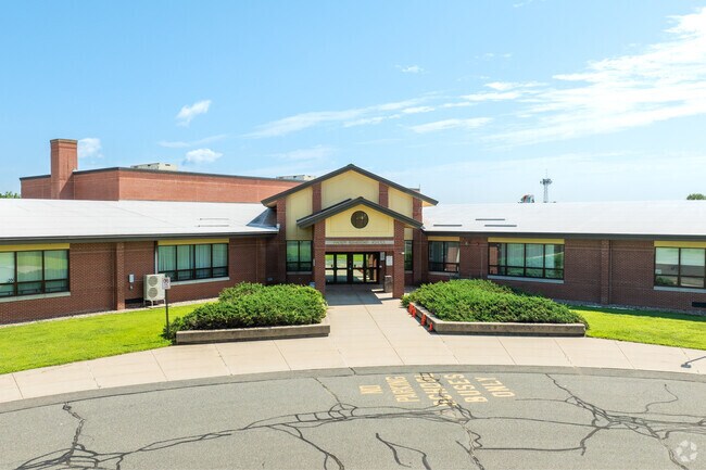 The student population of Hadley Elementary is 272.