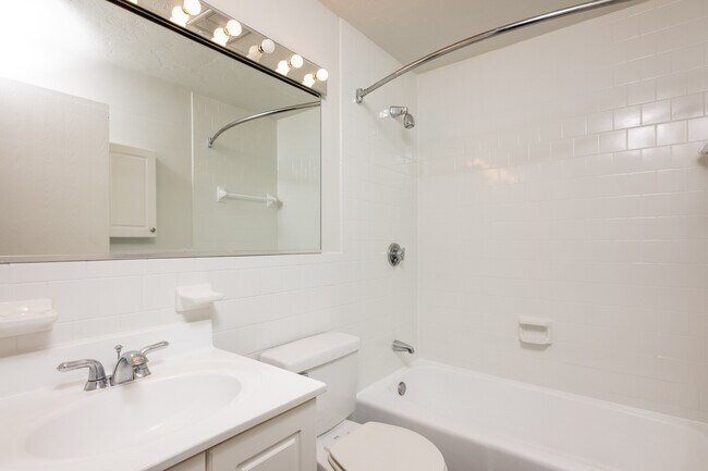 95 W Squantum St unit 311, Quincy, MA 02171 - photo 4