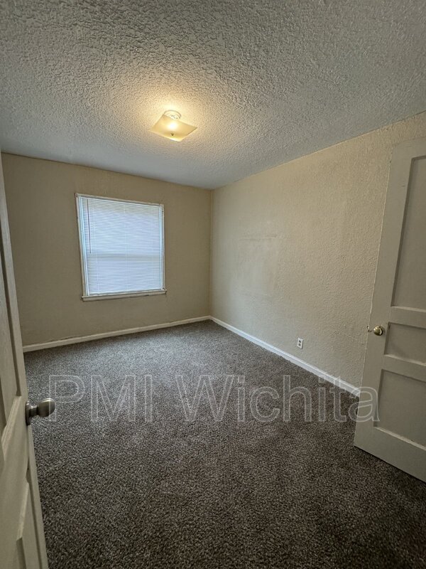 828 S Water St unit 1, Wichita, KS 67213 - photo 4