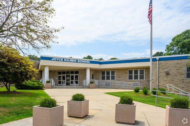 Mahwah's Joyce Kilmer Elementary School is a highly rated public school for grades 4 and 5.