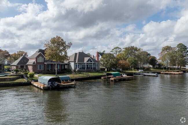 Willis features stunning lakeside houses along Lake Conroe with serene water views.